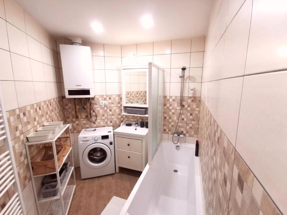 Cozyhome The Castle Apartment - Spacious, Quiet, High Ceiling Bratislava Exterior foto